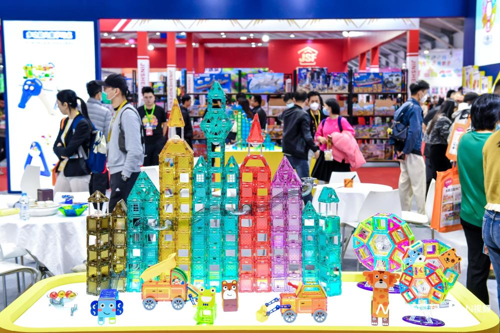 科教玩具迸发新活力 第22届中国汕头（澄海）玩博会
多个“第一次”开启产业新篇章